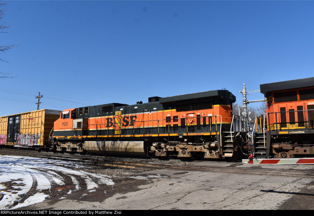 BNSF 1120